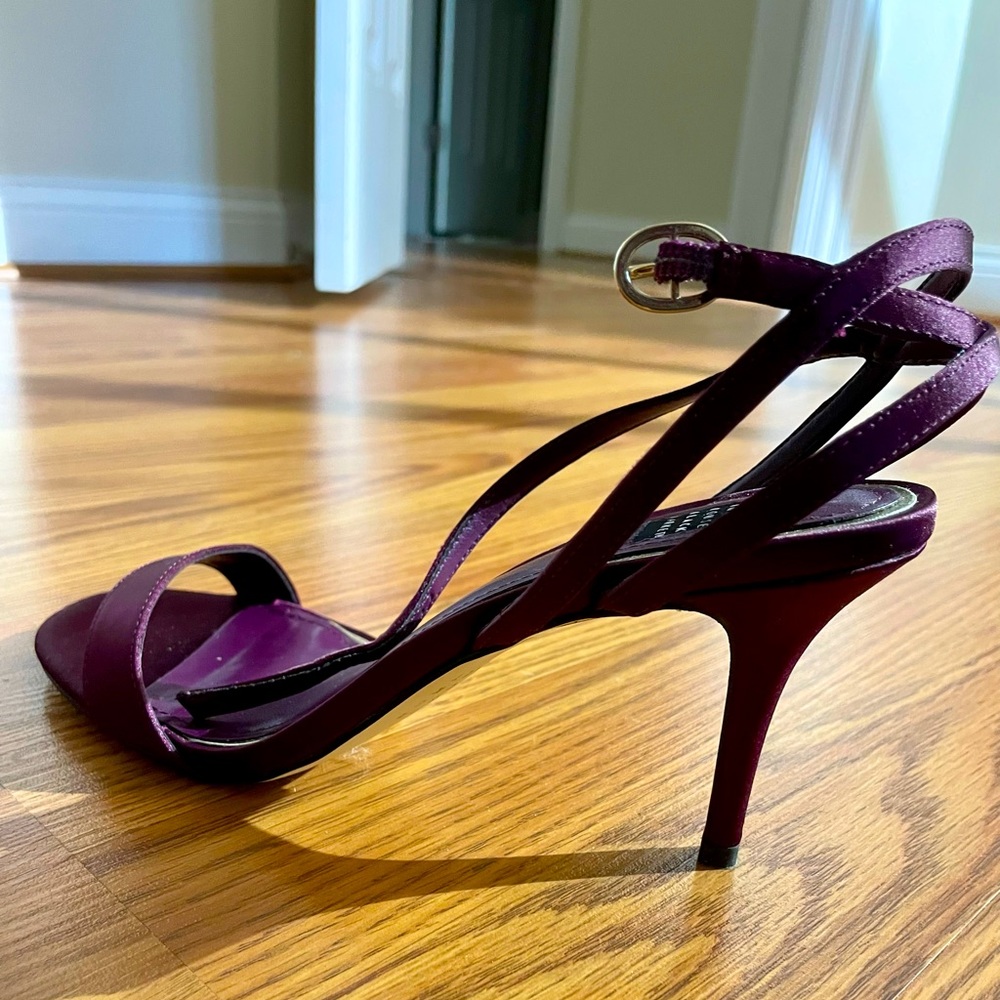 New in box White House Black Market high heels with attachments